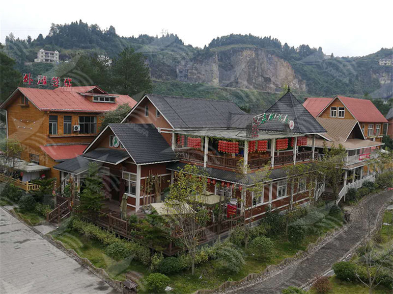 選擇合成樹脂瓦，為南方屋頂雨季防水護航